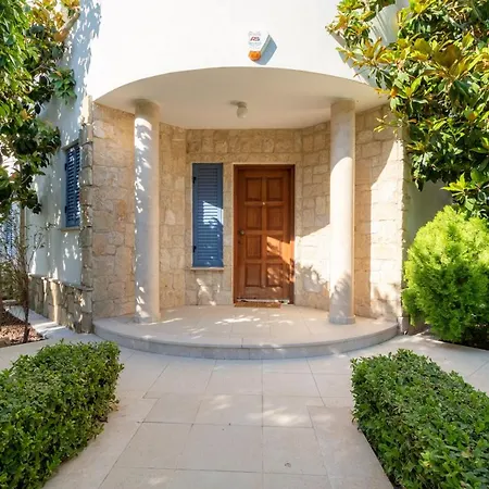 Rafaella In Latchi With Private Garden Polis