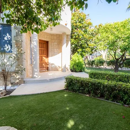 Villa Rafaella In Latchi With Private Garden Polis