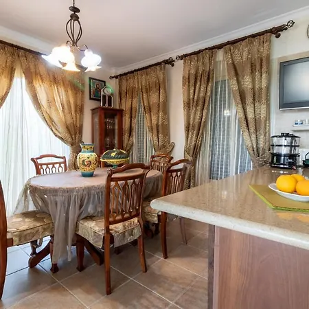 Rafaella In Latchi With Private Garden *