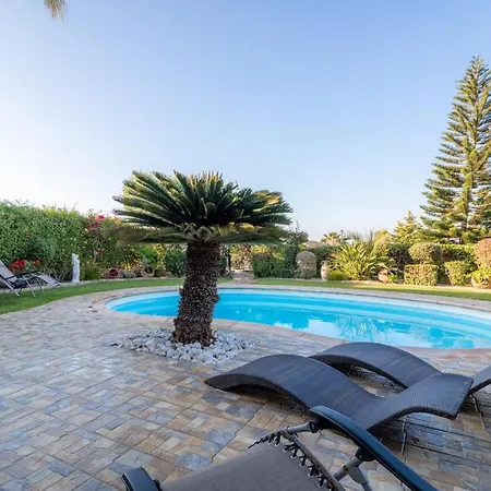 Rafaella In Latchi With Private Garden וילה